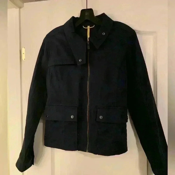 Lolë woman’s navy blue Dakota full  zip jacket. Fall season start - Picture 3 of 10